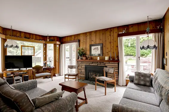 New Listing | 448 East Osborne Road | Upper Lonsdale