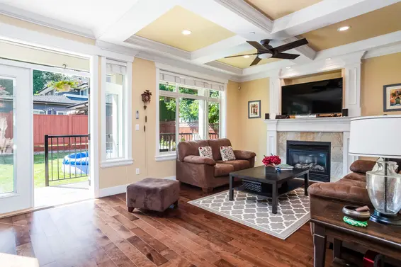 Just Listed // 611 W 24th Close