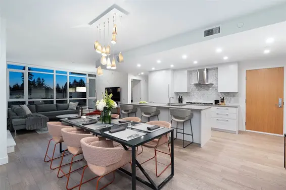 Sold // 408-3220 Connaught Crescent