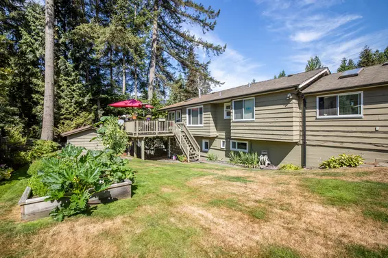 Just Listed // 1335 Ridgewood Drive