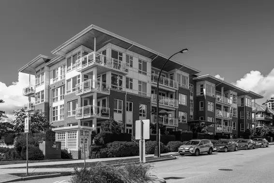 Sold // 210 717 Chesterfield Avenue