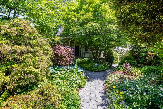 Just Listed // 3096 Fromme Road