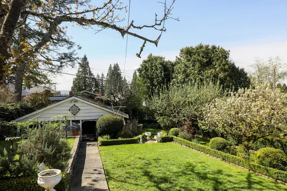 Just Listed / 329 East 27th Street Upper Lonsdale