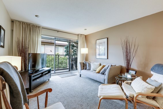 Just Listed // 302-330 East 1st Street