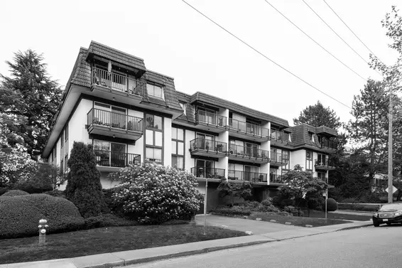 Sold // 310 270 W 1st Street