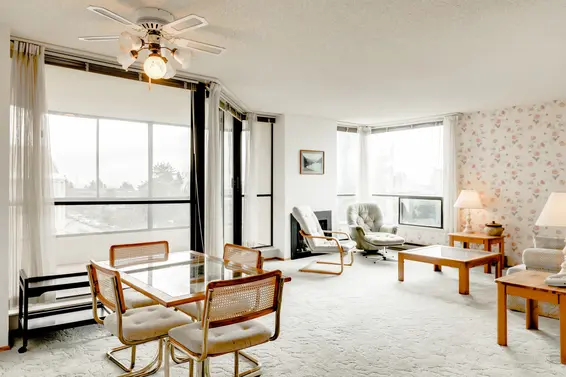 Sold // 503-505 Lonsdale Avenue