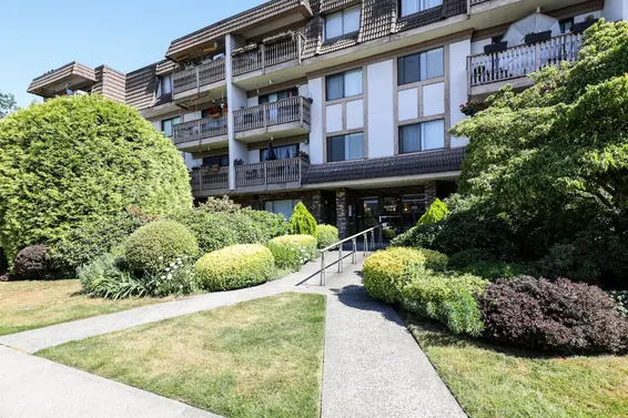 Just Listed // 312 236 W 2nd Street
