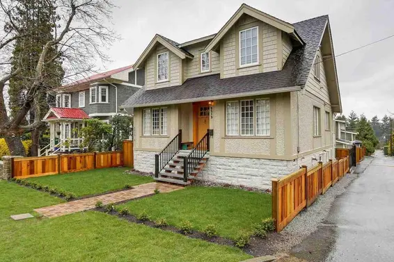 Heritage Home For Sale // 2513 Jones Avenue