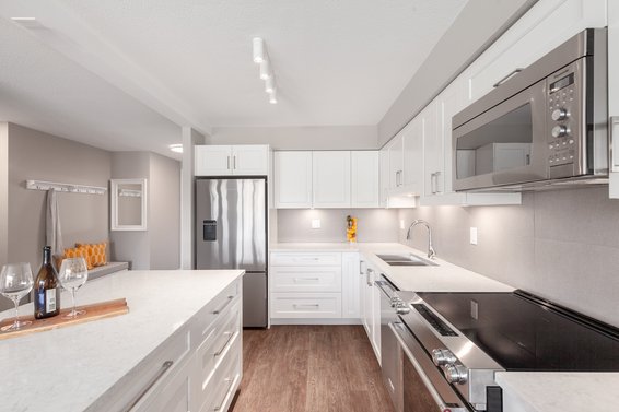 What is the MLS® HPI price?