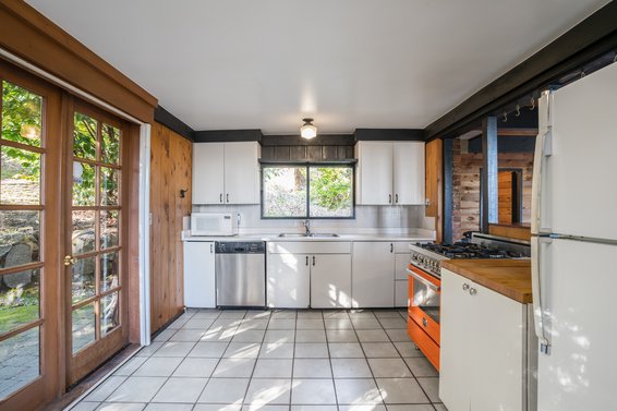 Sold /// 4555 Mountain Highway