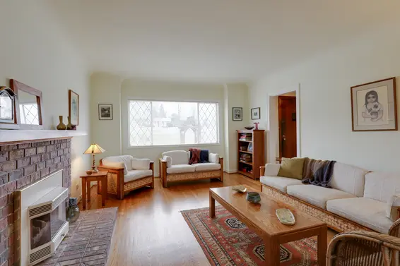 Just Listed // 1357 Moody Avenue