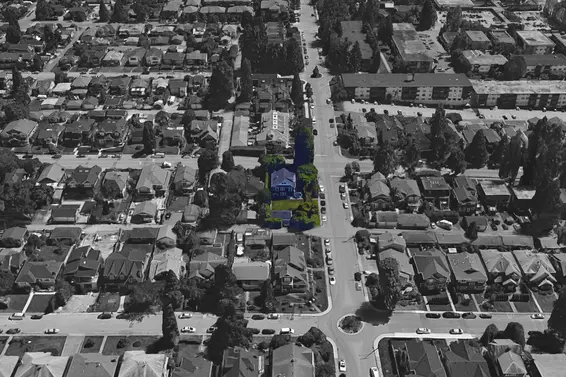 Just Listed // 304 East 17th Street