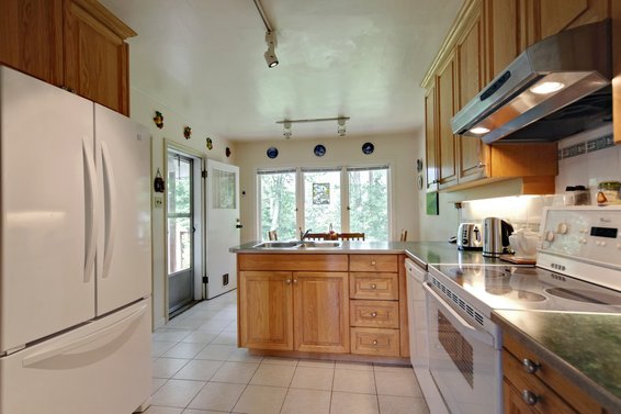 New Listing | 3894 Sunnycrest Drive | Edgemont Village