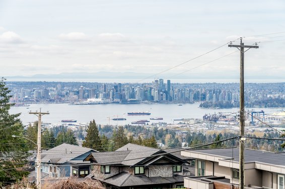 211 Tamarack Road, North Vancouver