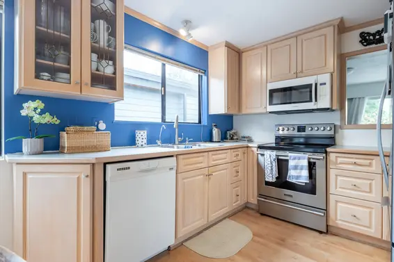 Kitchen - 530 19th Street West  