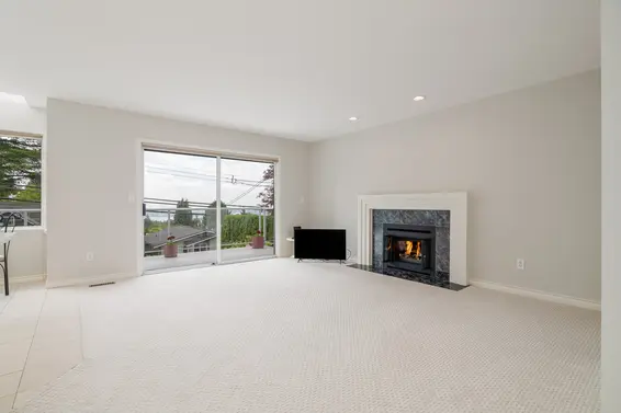 111 Sandringham Crescent, North Vancouver For Sale - image 19