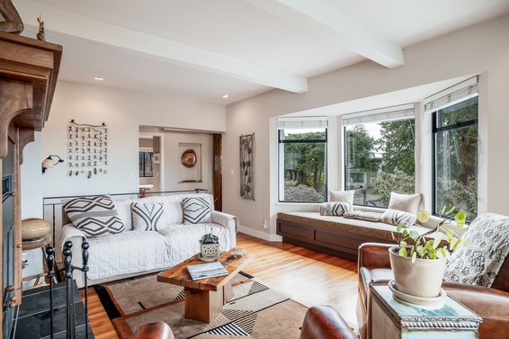 186 West Kings Road, North Vancouver