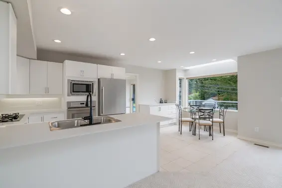 111 Sandringham Crescent, North Vancouver For Sale - image 17