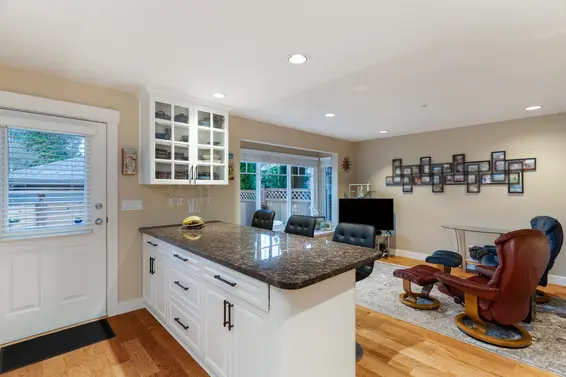 418 West Keith Road, North Vancouver For Sale - image 15
