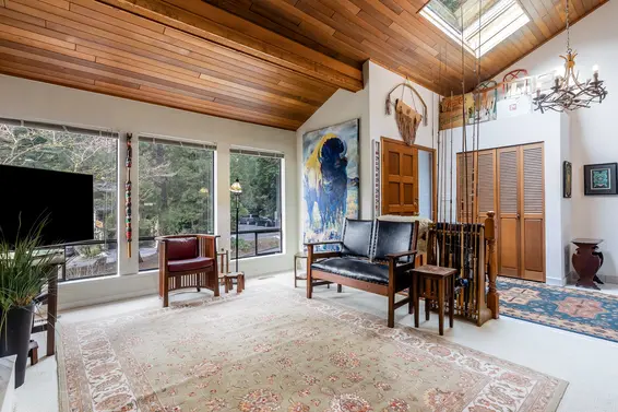 5528 Huckleberry Lane, North Vancouver For Sale - image 4