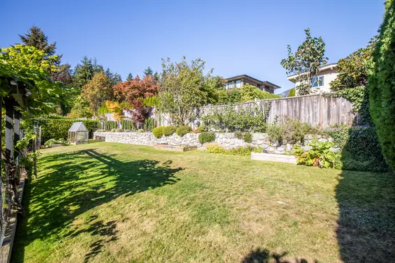 622 Silverdale Place, North Vancouver For Sale - image 48