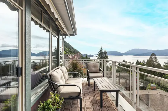 8613 Seascape Drive, West Vancouver For Sale - image 1