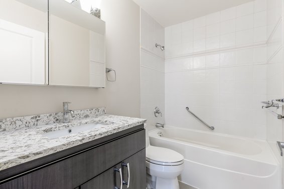402 120 West 16th Street, North Vancouver