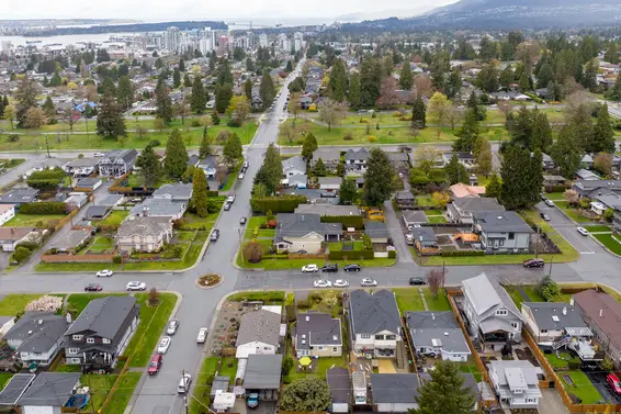 1712 Sutherland Avenue, North Vancouver For Sale - image 39