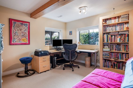 186 West Kings Road, North Vancouver