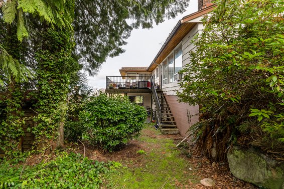 211 Tamarack Road, North Vancouver