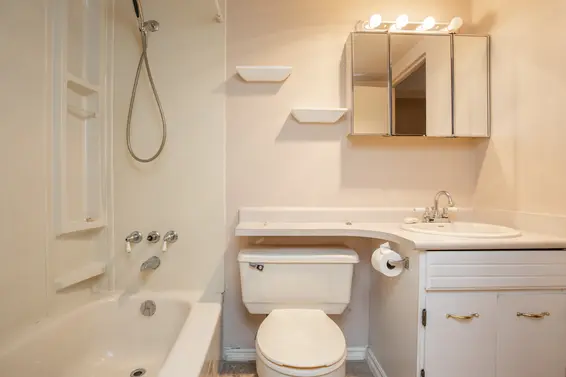 204 441 East 3rd Street, North Vancouver For Sale - image 12