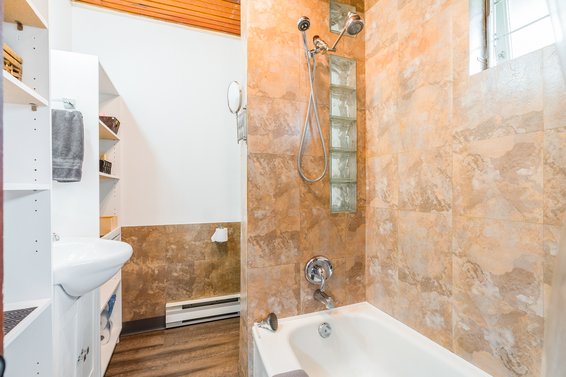 211 Tamarack Road, North Vancouver