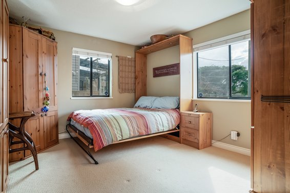 186 West Kings Road, North Vancouver