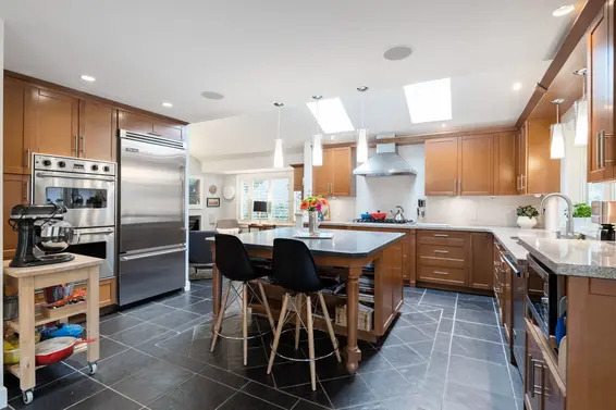 1082 Lodge Road, North Vancouver For Sale - image 5