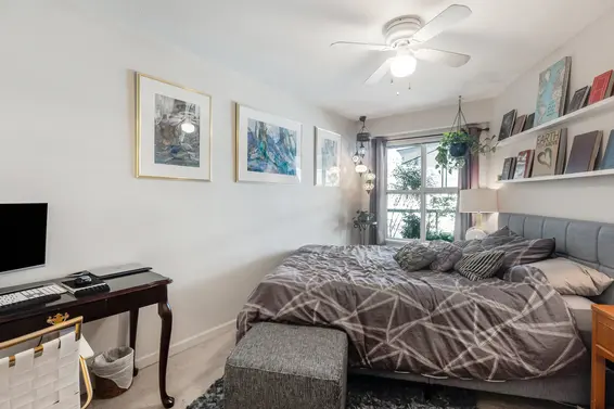 226 332 Lonsdale Avenue - Primary Bedroom  
