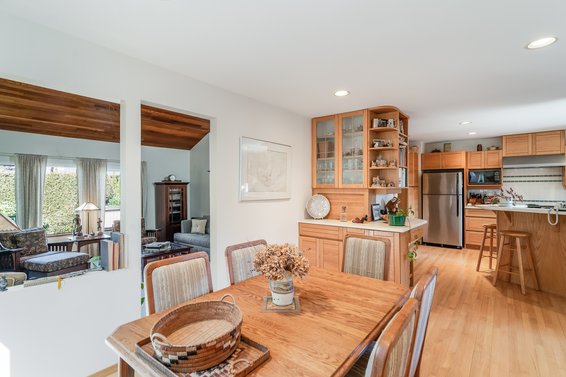 2250 Ennerdale Road, North Vancouver