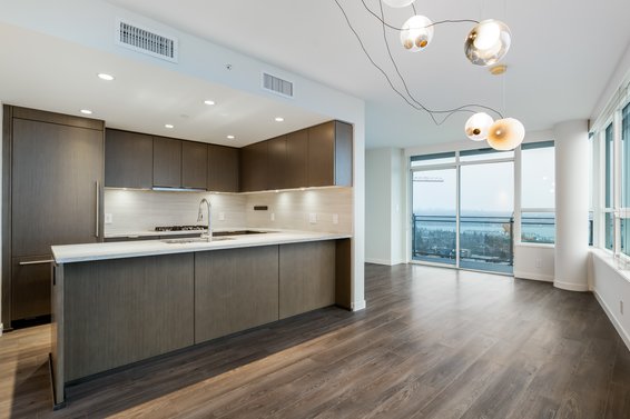 2104 125 East 14th Street, North Vancouver