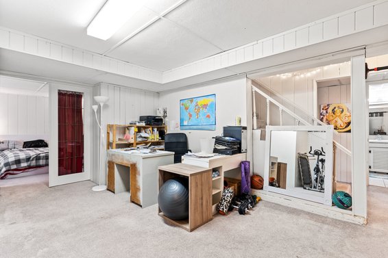 900 Clements Avenue, North Vancouver