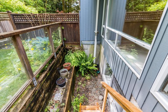 30 1925 Indian River Crescent, North Vancouver