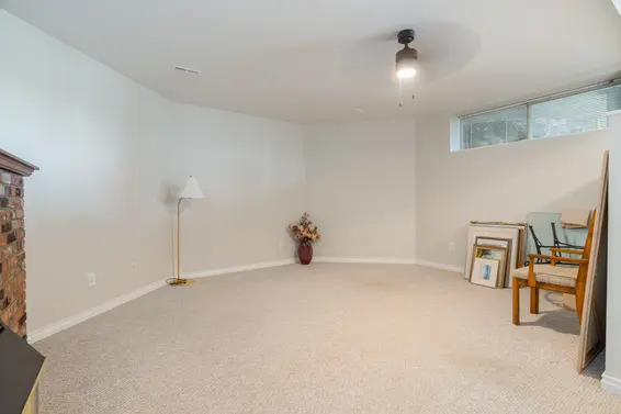 111 Sandringham Crescent, North Vancouver For Sale - image 46