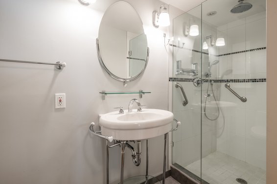 603 235 Keith Road, West Vancouver