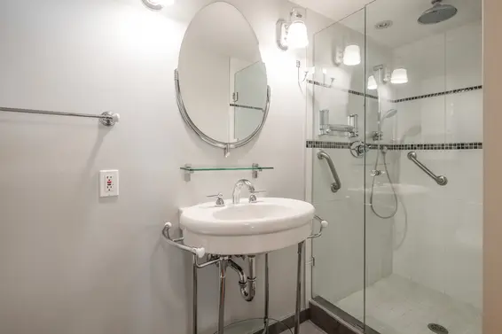 603 235 Keith Road, West Vancouver For Sale - image 17