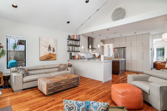 186 West Kings Road, North Vancouver