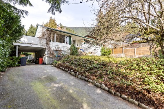 900 Clements Avenue, North Vancouver