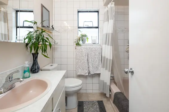 Bathroom - 530 19th Street West  