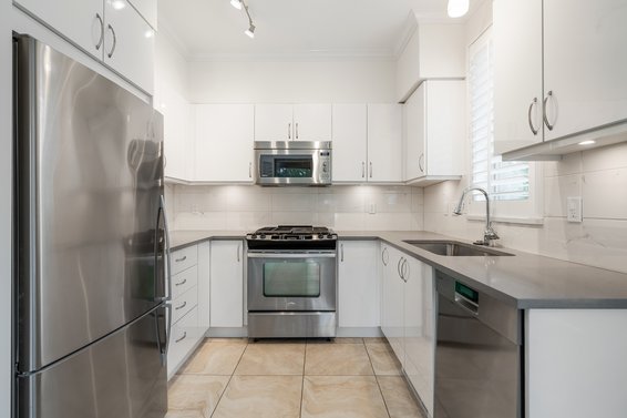 102 2601 Whiteley Court, North Vancouver