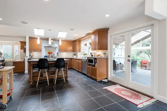 1082 Lodge Road, North Vancouver For Sale - image 3