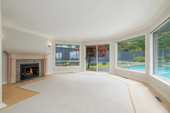 111 Sandringham Crescent, North Vancouver For Sale - image 4
