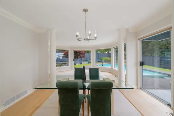 111 Sandringham Crescent, North Vancouver For Sale - image 10