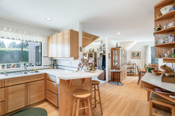 2250 Ennerdale Road, North Vancouver